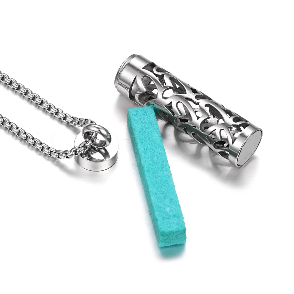 Collier avec médaillon diffuseur d'huiles essentielles, en acier inoxydable