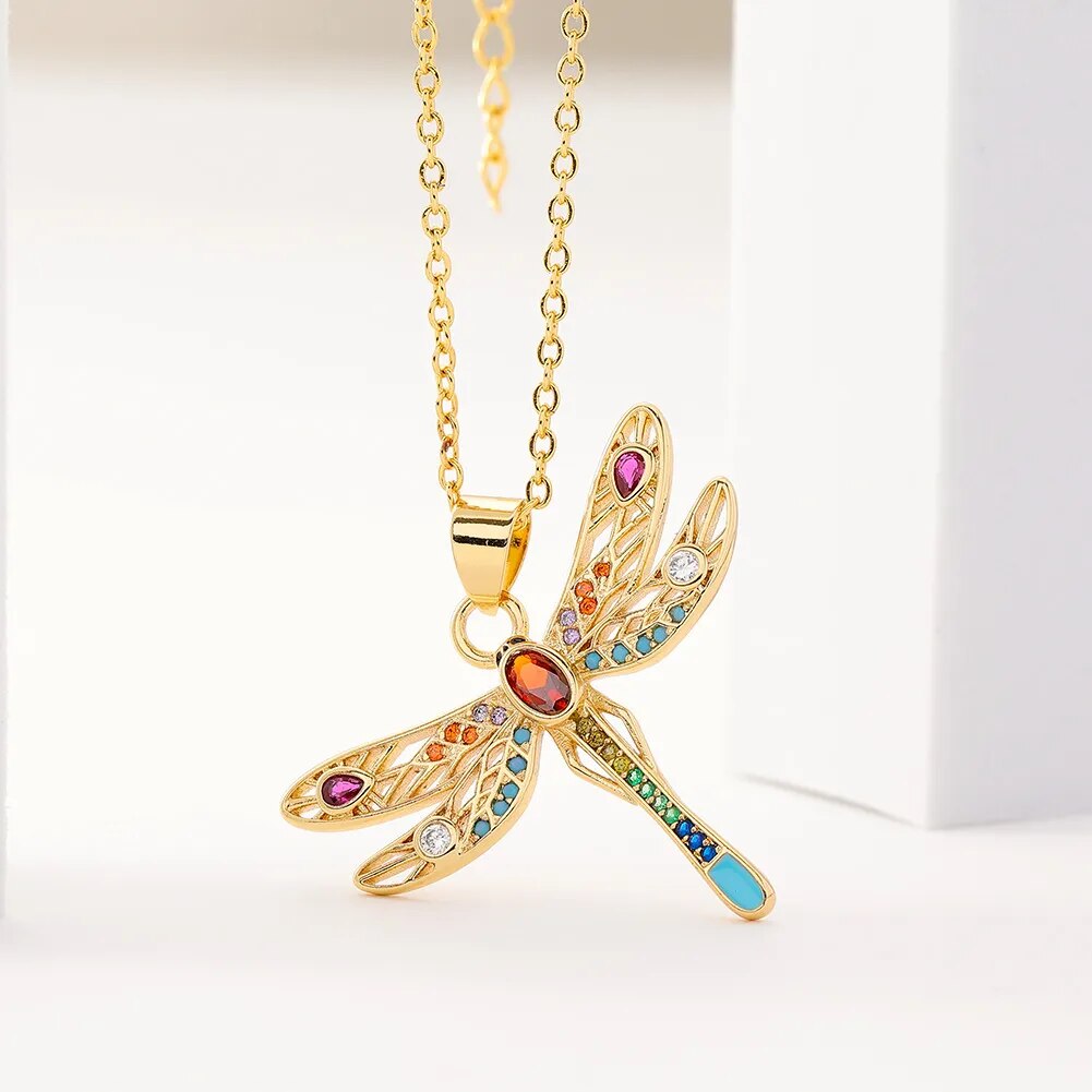 Collier pendentif libellule avec Zircons, arc-en-ciel