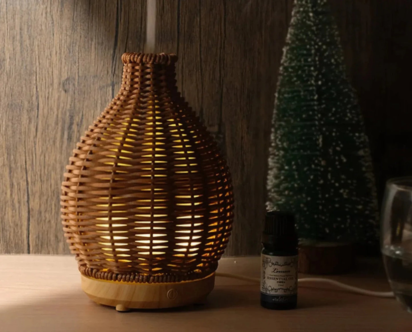 Magnifique diffuseur d'huiles essentielles en bois tressé